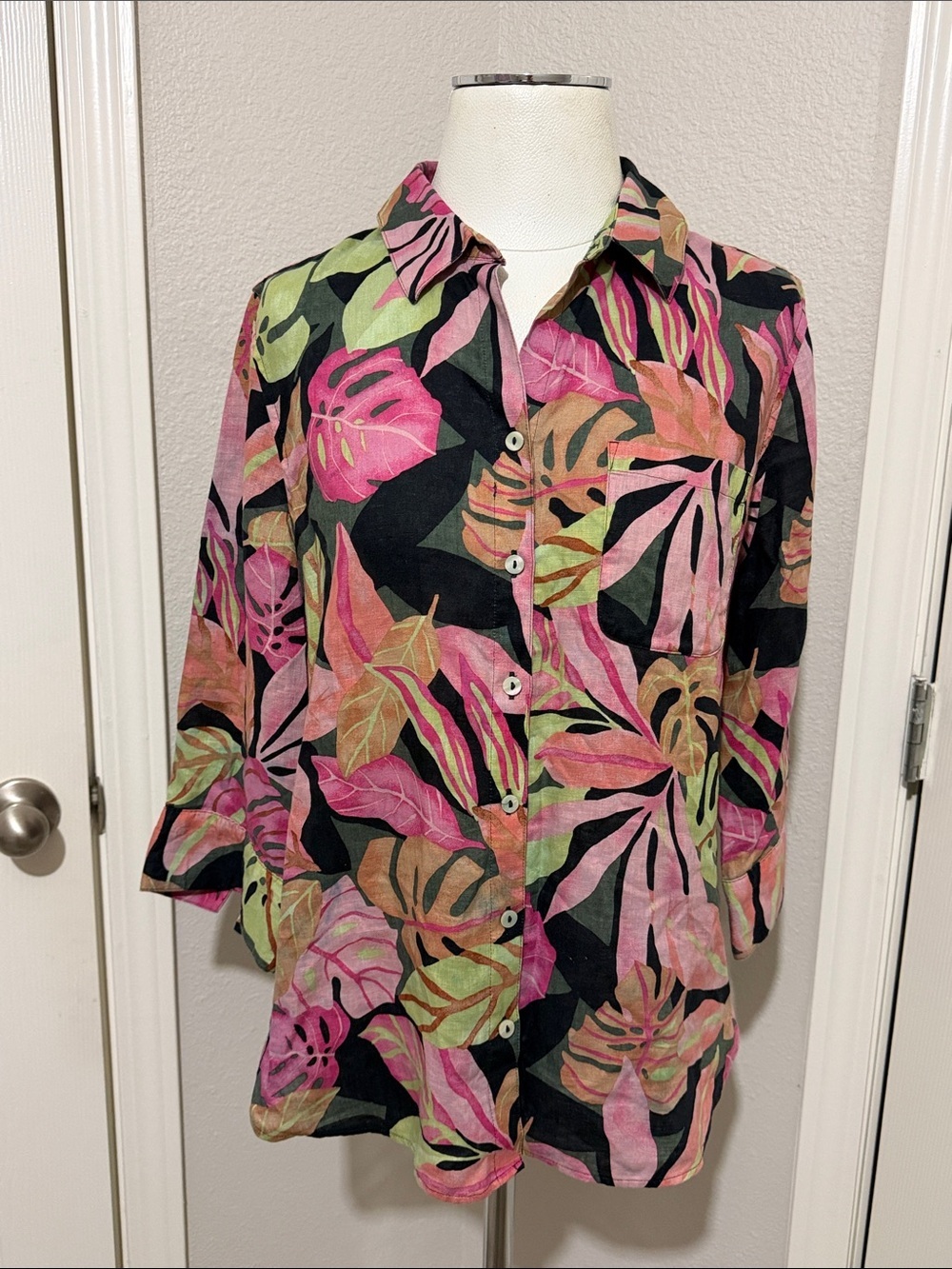 Chico's Floral Jungle Tropical Leaf Button Down No Iron Linen 3/4 Sleeves Top